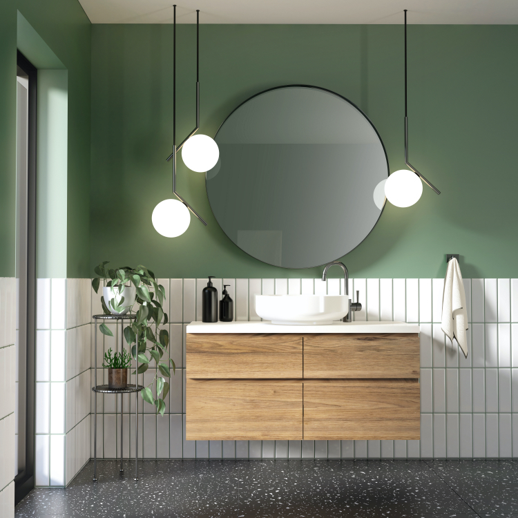 Modernes Badezimmer mit grüner Wandfarbe