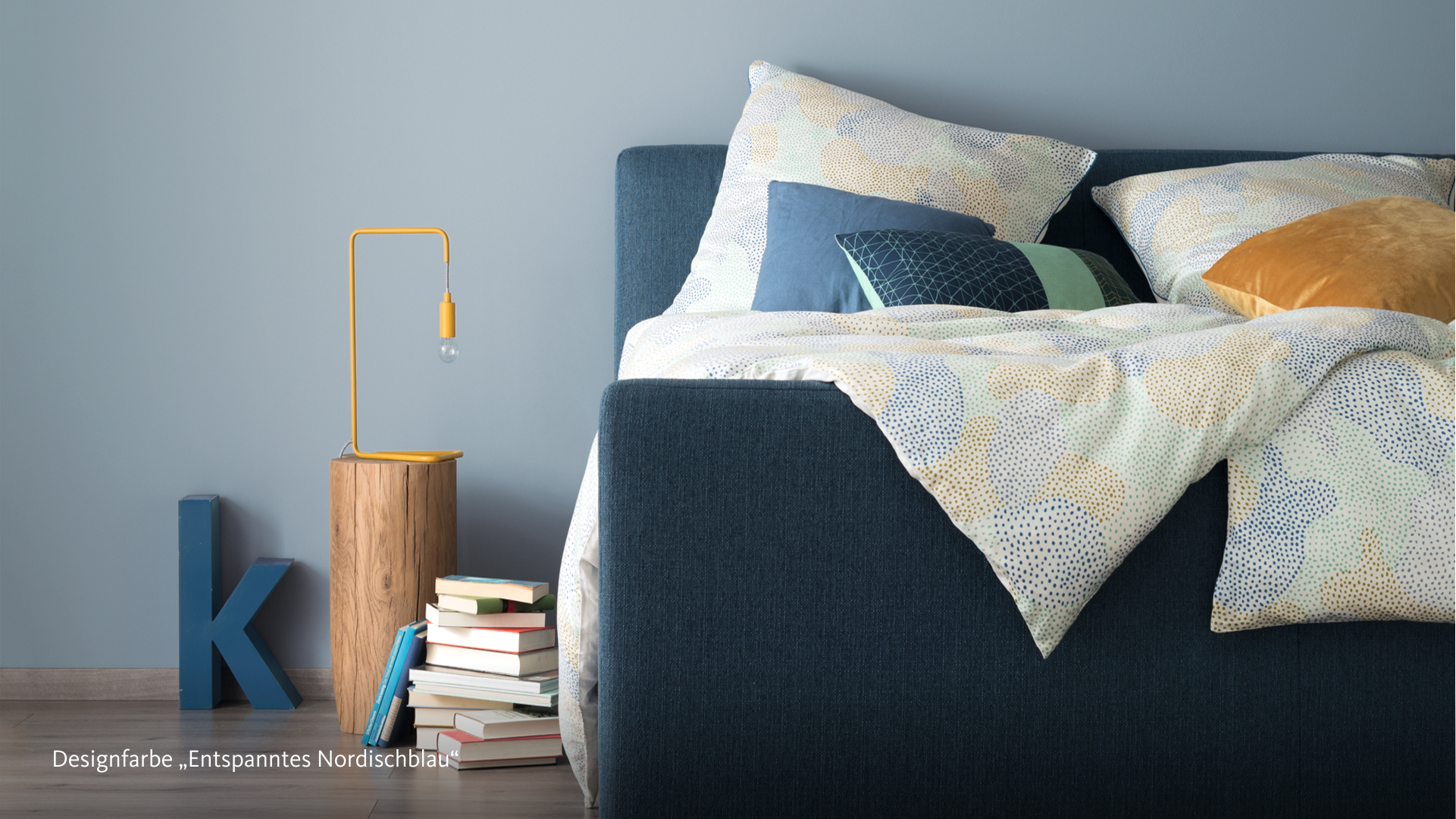 Interior Inspiration in der SCHÖNER WOHNEN-Designfarbe "Entspanntes Nordischblau"