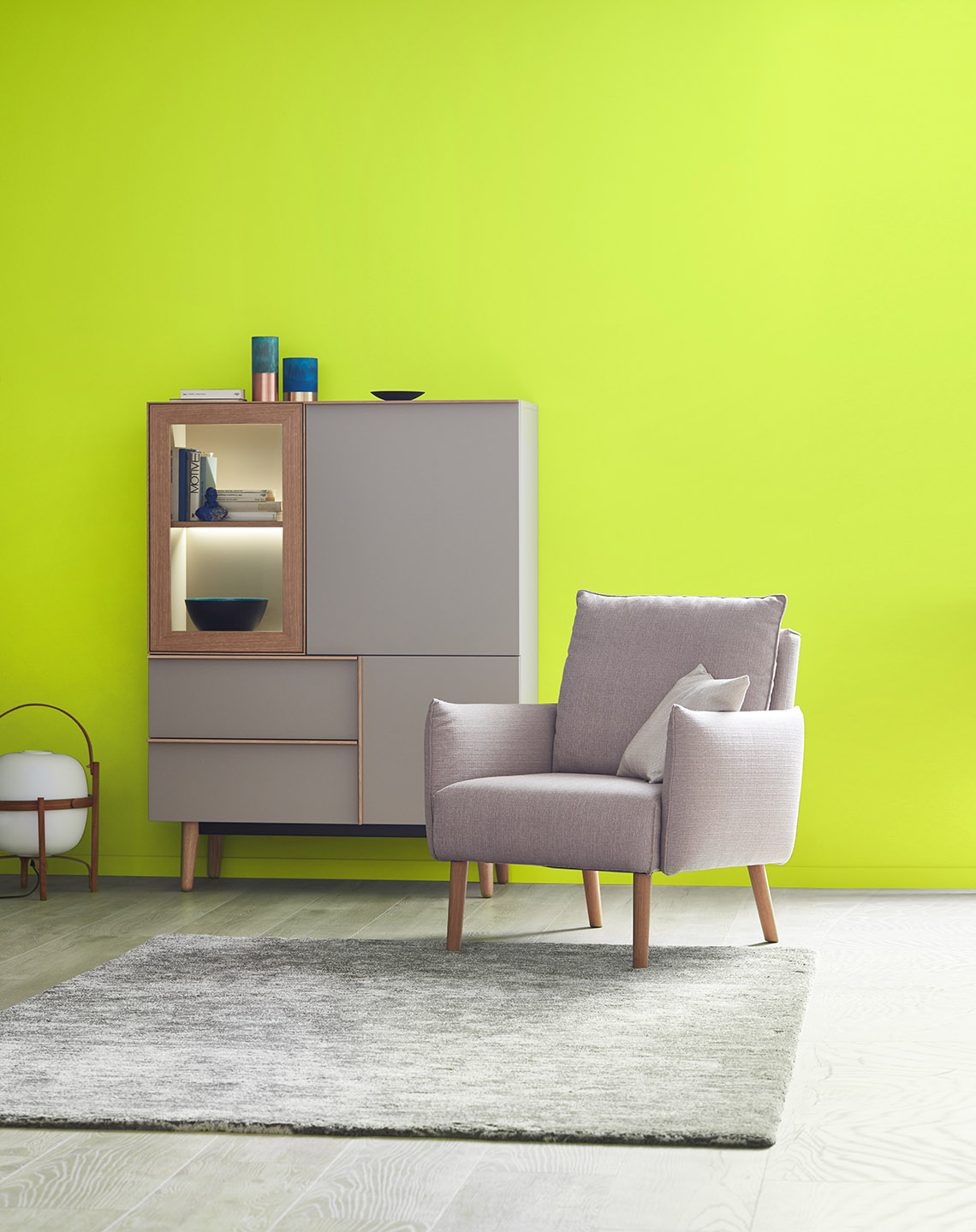 Wohnzimmer Sessel mit Schrank Trendfarbe Fresh